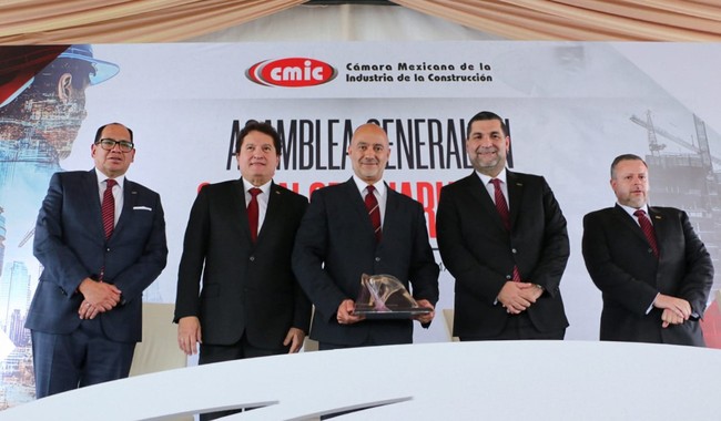 Reconoce Esteva Medina papel de la CMIC en el desarrollo y crecimiento de México