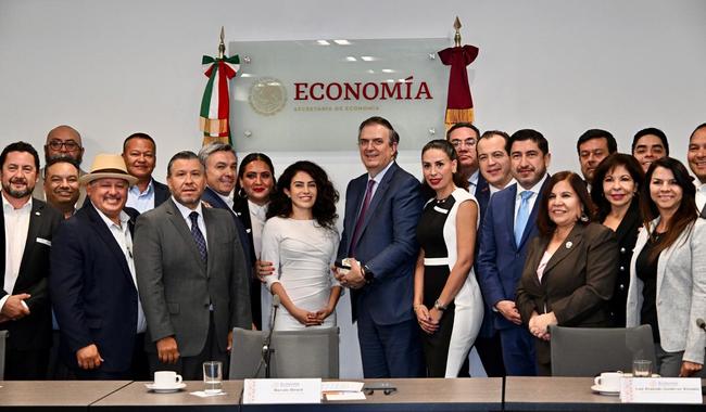 El secretario de Economía Marcelo Ebrard se reúne con delegación de California