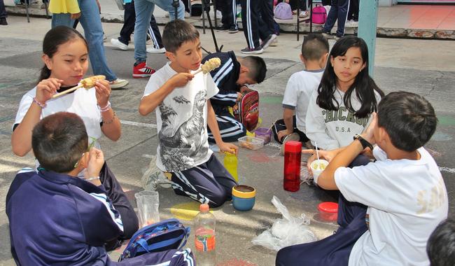 Boletín 104. Entran en operación en 262 mil 547 escuelas del país los lineamientos para el fomento de alimentos saludables: Mario Delgado