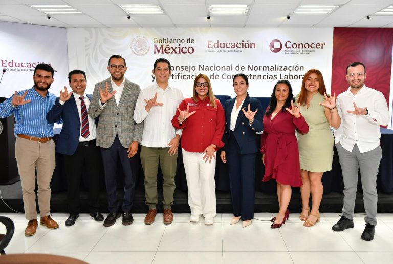 EdoMéx, primera entidad en el país facultada para evaluar y certificar competencias en Lengua de Señas Mexicana: DIFEM