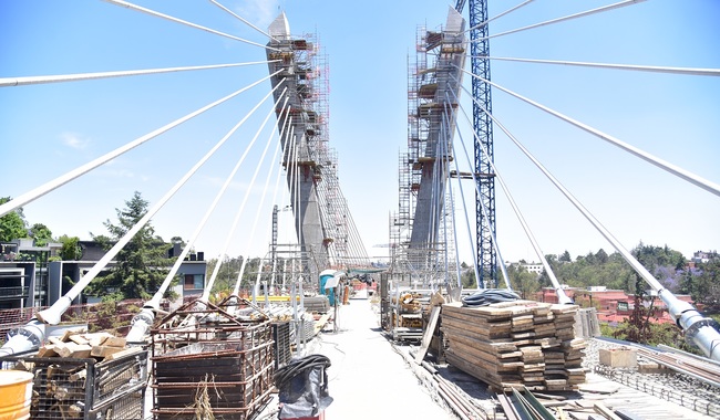 Diseño del Puente Atirantado del Tren "El Insurgente", único en el mundo