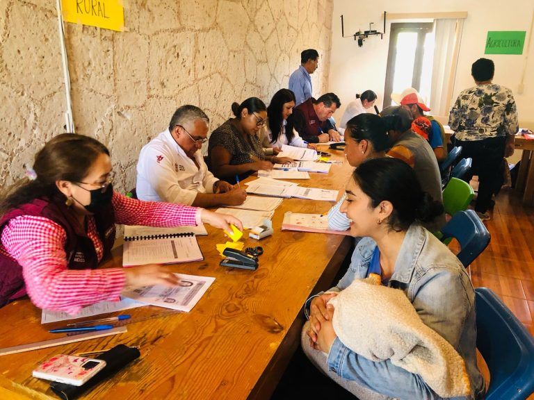 Arrancan GEM inscripciones a programas de apoyo al campo; más de 4 mil agricultores acuden en el primer día