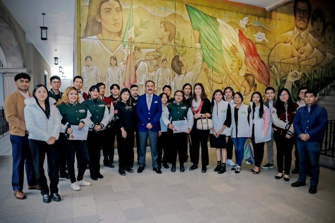 Ofrece Gobierno de Delfina Gómez Álvarez oportunidades para jóvenes con becas para estudiar en el extranjero