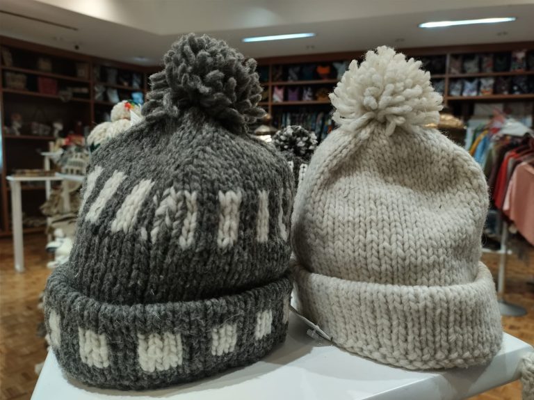 Protégete del frio con textiles de lana elaborados por mujeres mexiquenses