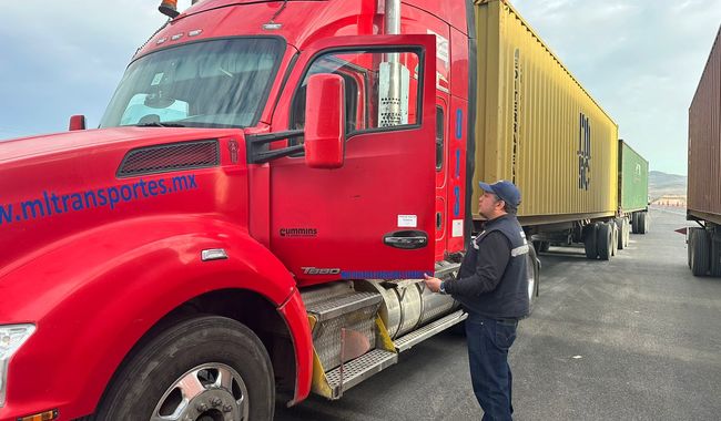 Autotransporte de carga, federal y privado, tendrá horarios restringidos en Semana Santa