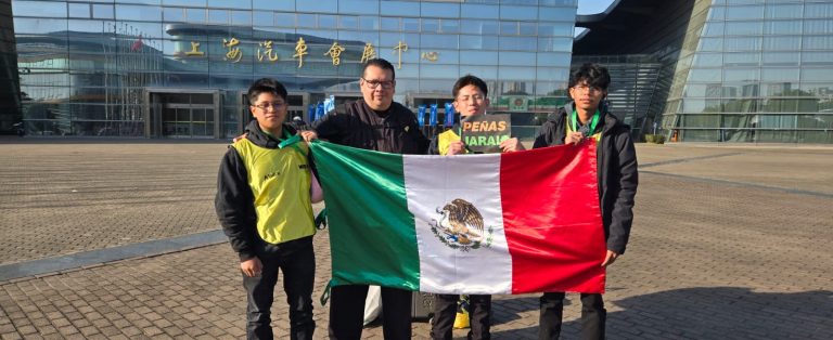 Estudiantes de bachillerato representan al EdoMéx en torneos de robótica con sede en Shanghái y Monterrey