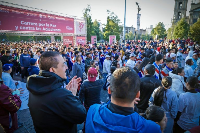 ¡EdoMéx impone récord! Más de 11 mil jóvenes y adolescentes corren por la Paz y contra las Adicciones