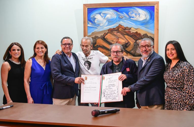 Llega Siqueiros a Toluca; Paco Ignacio Taibo II, Gobierno del EdoMéx y Municipal firman convenio para hacer la “Revolución Cultural”