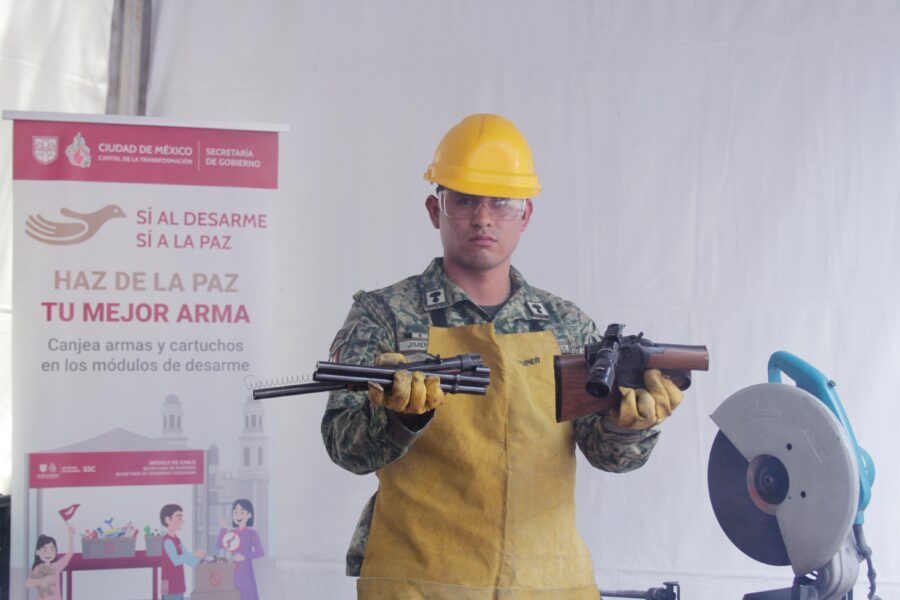 Llama César Cravioto a sacar las armas de los hogares y construir una Ciudad Libre de Violencia
