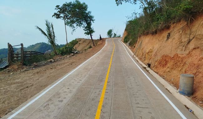 Avanza SICT en conectar a comunidades alejadas de Oaxaca con caminos artesanales y carreteras