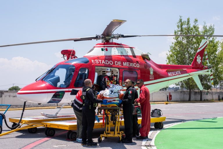 Realiza “Grupo Relámpagos” puente aéreo para trasladar a paciente con quemaduras graves desde Oaxaca al Estado de México