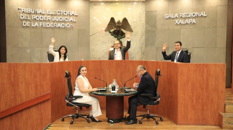 LA SALA REGIONAL XALAPA REVOCÓ LA DESIGNACIÓN DIRECTA DEL AGENTE MUNICIPAL DE SANTA CRUZ HUATULCO, EFECTUADA POR EL AYTO. DE SANTA MARÍA HUATULCO, OAXACA