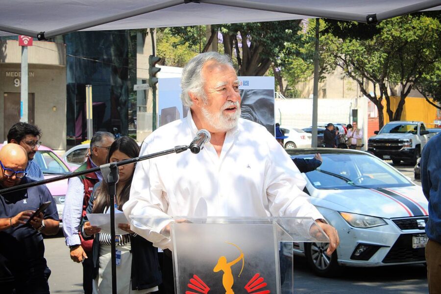 Metrópolis y alcaldía Cuauhtémoc develan la escultura restaurada de “El David” de Verrocchio en la Roma Norte