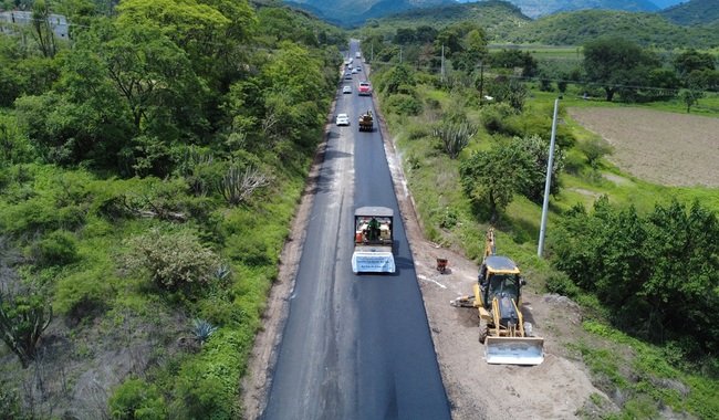 Conservación de 8 tramos carreteros en Oaxaca y Guerrero será de beneficio integral: SICT