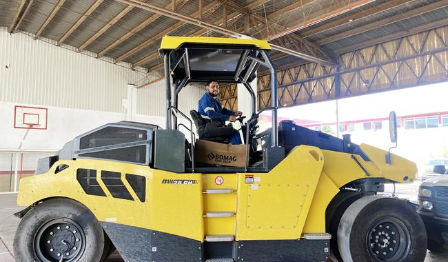 Adquirirá SICT 54 máquinas de pavimentación para conservación de carreteras en el país