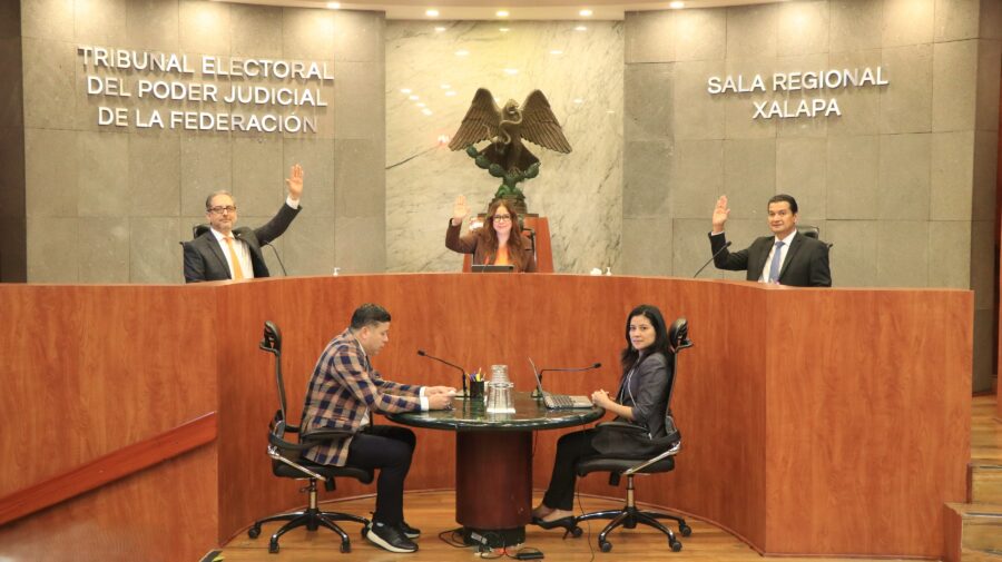 LA SALA REGIONAL XALAPA DECLARÓ COMPETENTE AL TEEO PARA RESOLVER EL JUICIO PRESENTADO EN CONTRA DEL DECRETO 681 DEL CONGRESO DEL ESTADO DE OAXACA, RELATIVO AL PROCESO DE DESAPARICIÓN DEL AYUNTAMIENTO DE SAN JUAN MAZATLÁN