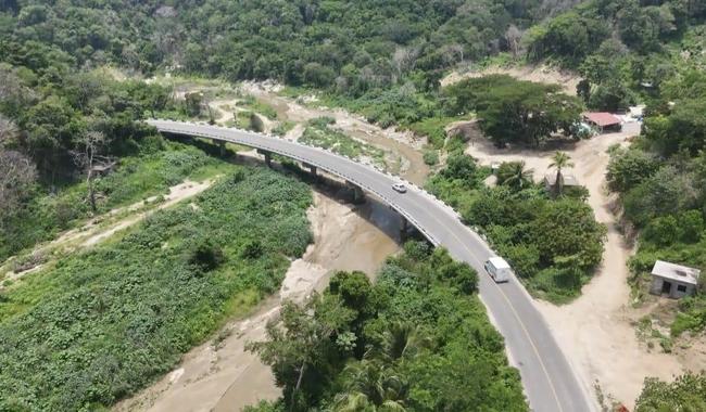 Avanza SICT en modernización de la carretera federal 200, tramo Pochutla–Huatulco