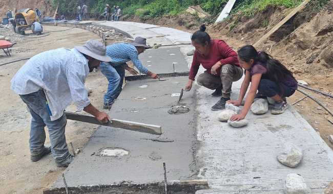 Más de 19 mil empleos generará la construcción de caminos artesanales en Guerrero y Oaxaca: SICT