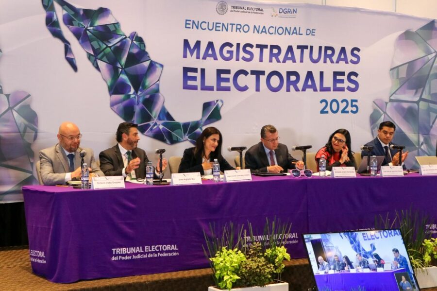 La Magistrada Presidenta de la SRCDMX María Cecilia Guevara y Herrera modera mesa sobre acciones afirmativas en el Encuentro Nacional de Magistraturas Electorales 2025