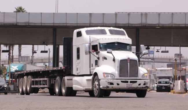 Autoriza SICT permiso provisional al Autotransporte Federal para circular sin placas y sin engomado