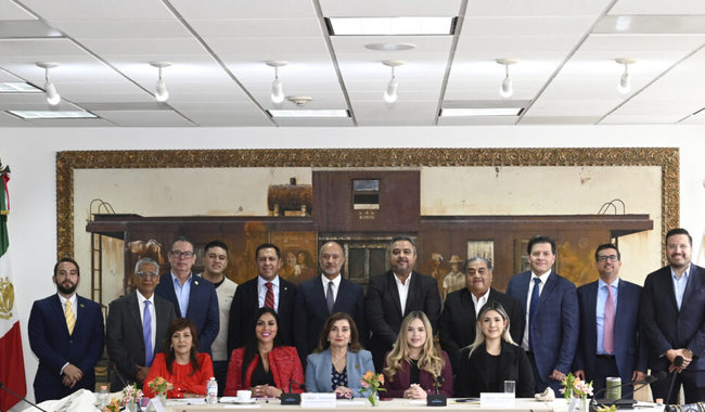 Esteva Medina se reúne con la Comisión de Comunicaciones y Transportes de la Cámara de Diputados