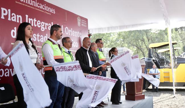 Entrega SICT trenes de repavimentación en Edomex