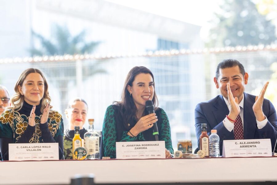 Asiste secretaria de Turismo, Josefina Rodríguez Zamora, a la apertura de 12 nuevas rutas aéreas en Puebla