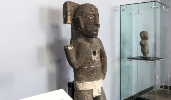 EL MUSEO DEL TEMPLO MAYOR EXPONE LAS ESCULTURAS DE UN GUERRERO ESTELAR Y UN MACEHUAL, REPATRIADAS DE NY