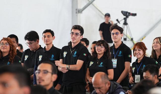 Boletín 64. Mario Delgado participa en el Encuentro Nacional de Robótica del TecNM, acompañado de medallista mundial y campeón de robótica