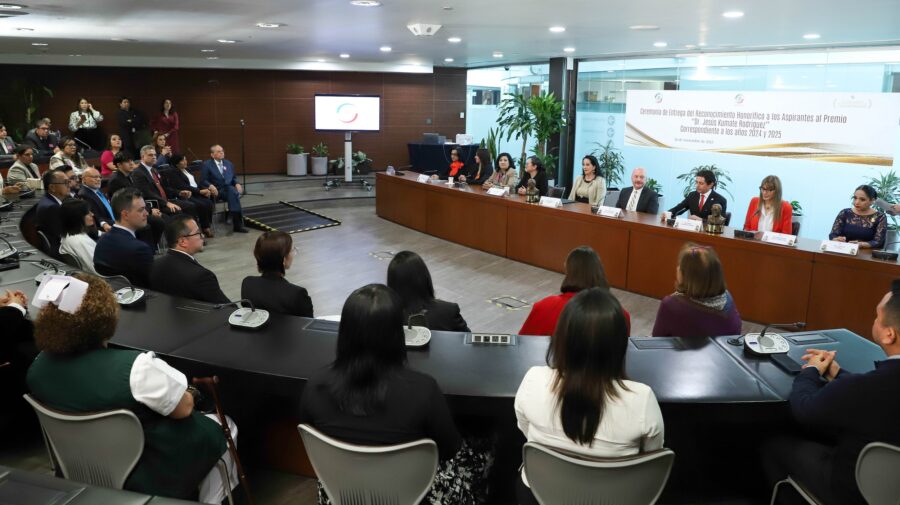 Entregan mención honorífica a quienes participaron para el Reconocimiento “Dr. Jesús Kumate Rodríguez”