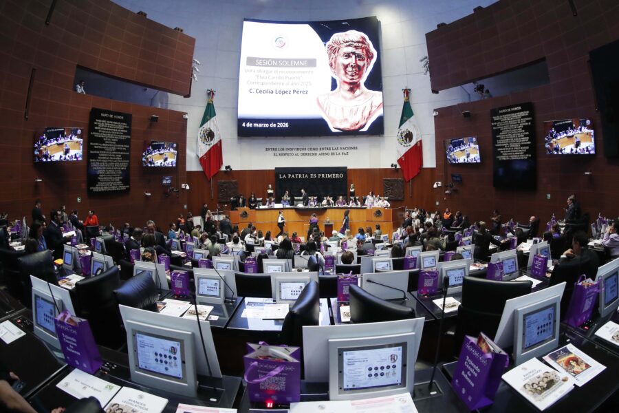 040326_Sesioen_Solemne_Elvia_Carrillo_21a