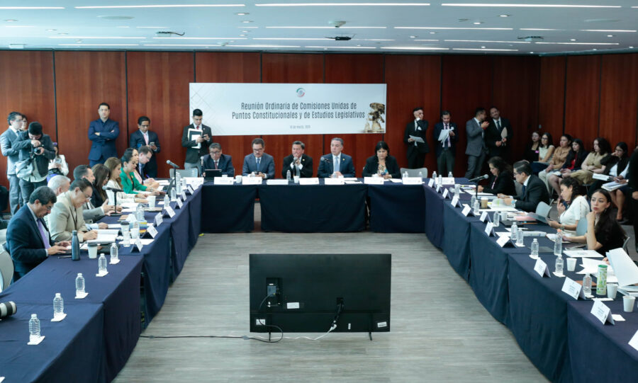 Por unanimidad, comisiones aprueban reforma constitucional que limita pensiones de servidores públicos