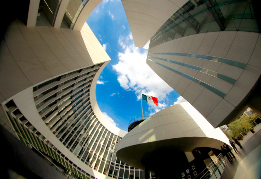 Las iniciativas para reducir la jornada laboral a 40 horas se discutirán en 2026: Óscar Cantón Zetina