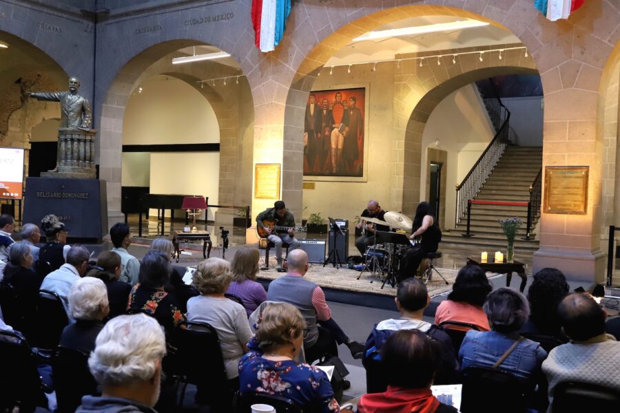 Aarón Flores Trío se presenta en la Antigua Casona de Xicoténcatl